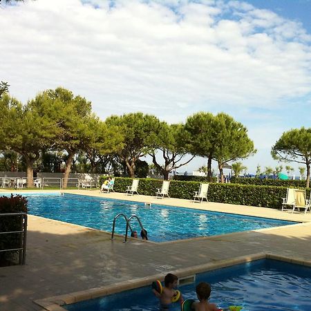 Residence Garden -Walterigato Apartments Solo Per Famiglie Lido di Jesolo Exteriör bild